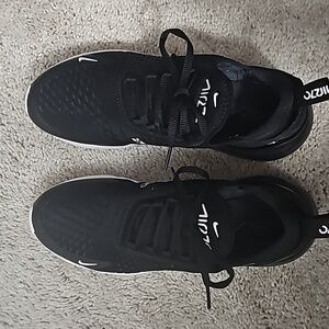 Unisex Nike 270 sneakers